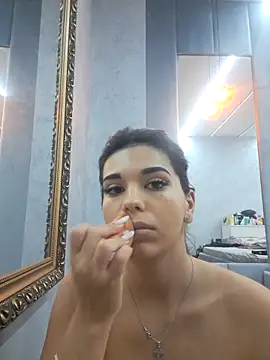 Bella Posh online show from 4, 11, 2025