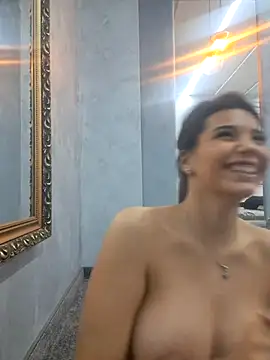 Bella Posh online show from 8, 11, 2025