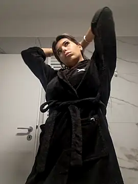 Bella Posh online show from 11, 10, 2025