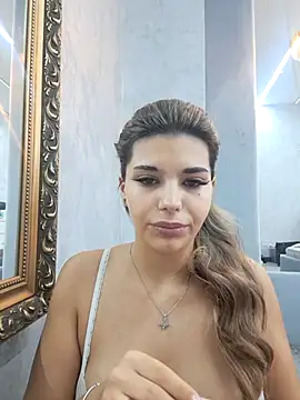 Bella Posh online show from 24, 11, 2025