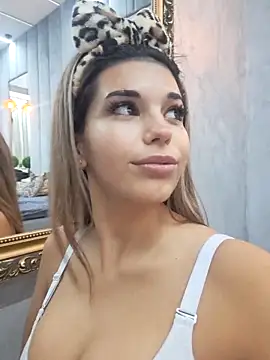 Bella Posh online show from 7, 10, 2025