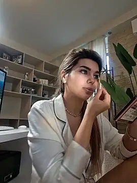 Bella Posh online show from 13, 1, 2026