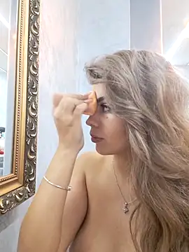 Bella Posh online show from 23, 11, 2025