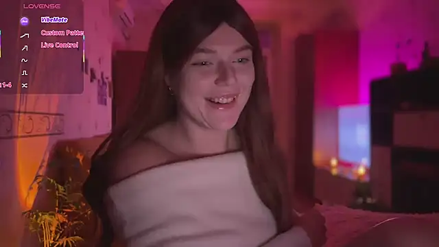 CherryRed Girl online show from 21, 10, 2025