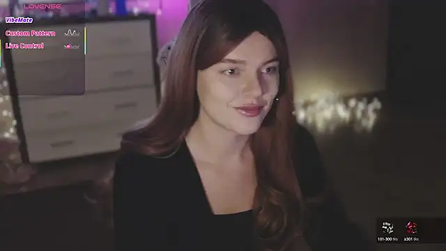 CherryRed Girl online show from 28, 9, 2025