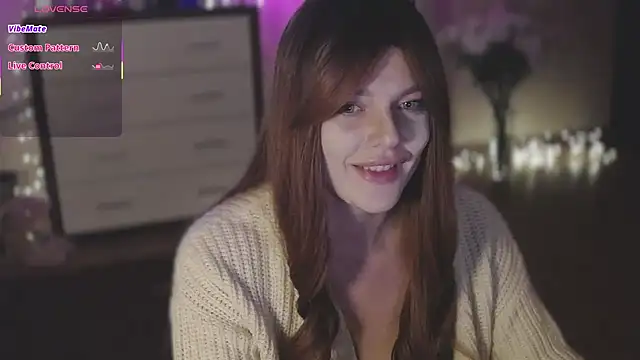 CherryRed Girl online show from 25, 9, 2025