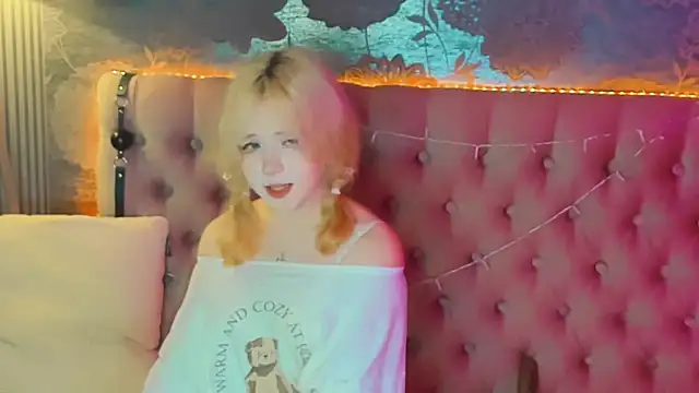 EmilyAngells online show from 29, 6, 2026