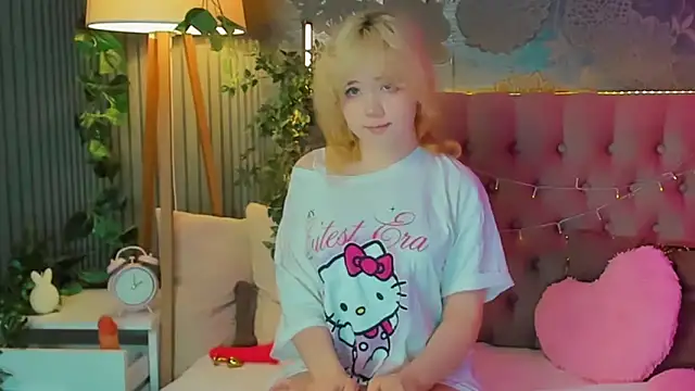 EmilyAngells online show from 6, 4, 2026