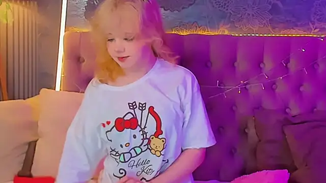 EmilyAngells online show from 4, 4, 2026