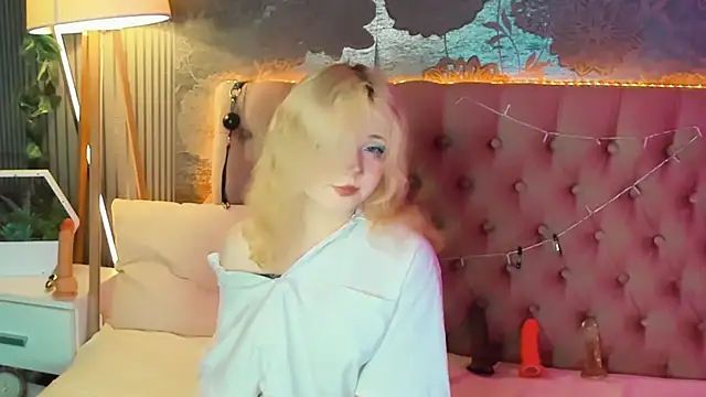 EmilyAngells online show from 8, 7, 2026