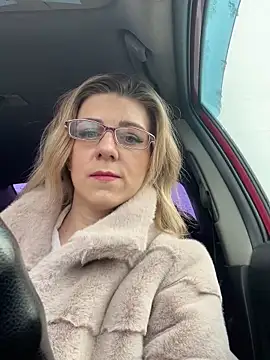 Lusi Luxary online show from 8, 3, 2025