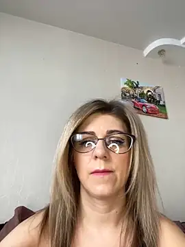 Lusi Luxary online show from 4, 3, 2025