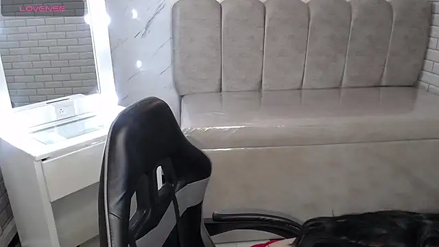 Snapshot of Isabella_Collen_v chatting on 3, 3, 2026 Isabella Collen v online show from 3, 3, 2026