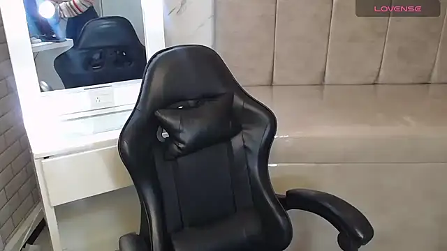 Isabella Collen v online show from 6, 3, 2026