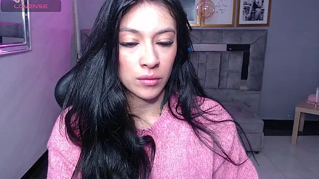 Isabella Collen v online show from 17, 11, 2025