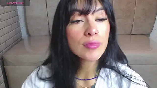 Isabella Collen v online show from 23, 11, 2025