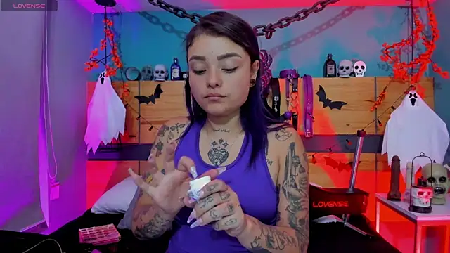 ChloeAllennn online show from 24, 10, 2025