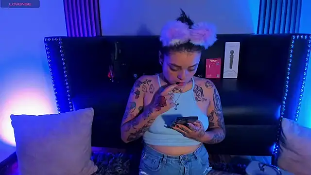 ChloeAllennn online show from 18, 1, 2026