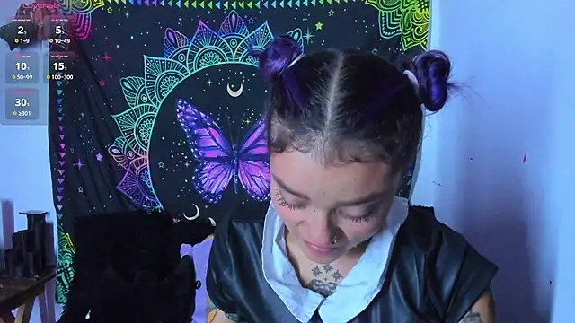 ChloeAllennn online show from 3, 3, 2025