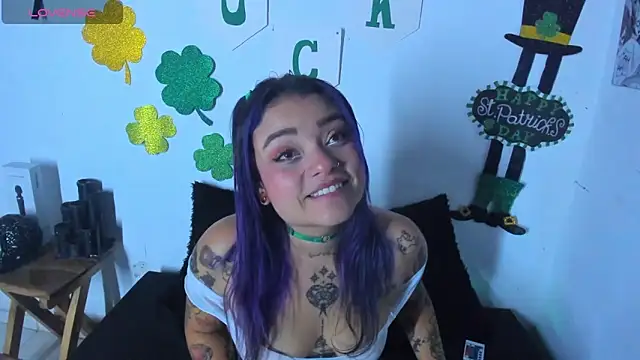 ChloeAllennn online show from 18, 3, 2025