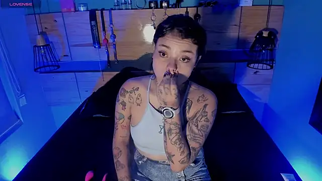 ChloeAllennn online show from 20, 3, 2026