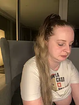 curvy eina online show from 27, 2, 2025