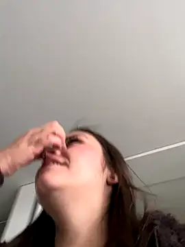 Luna kitty online show from 28, 11, 2025