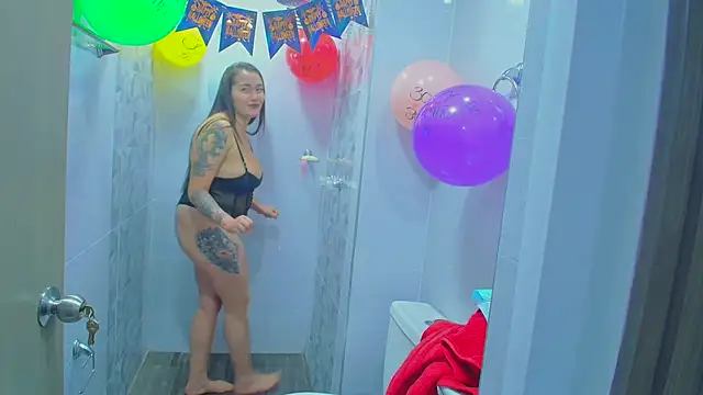 Luna kitty online show from 31, 10, 2025