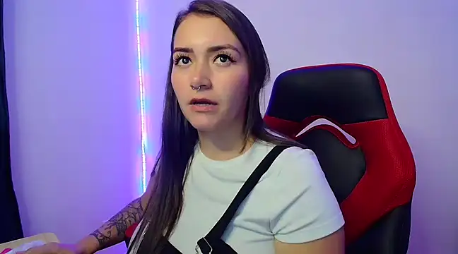 Luna kitty online show from 25, 2, 2025