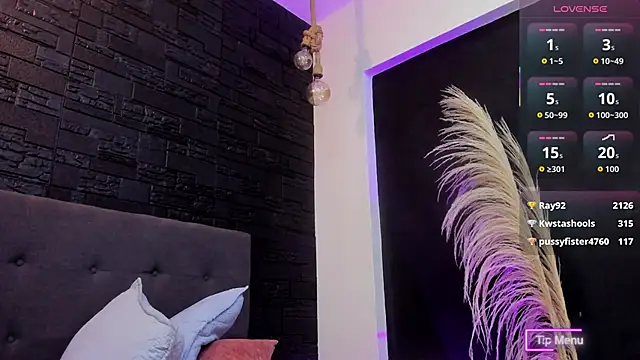 Maite Smith  online show from 11, 11, 2025