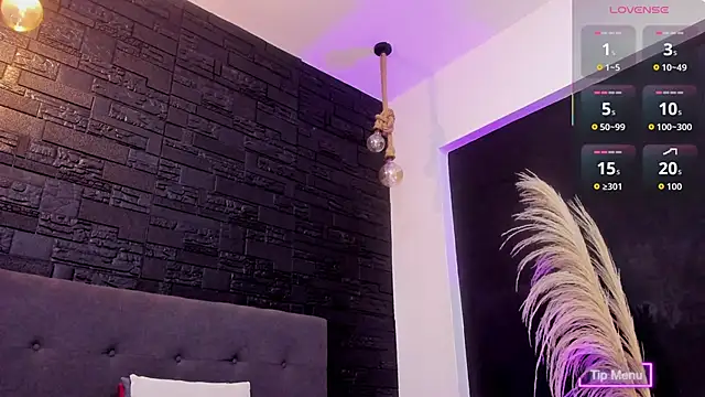 Maite Smith  online show from 11, 11, 2025