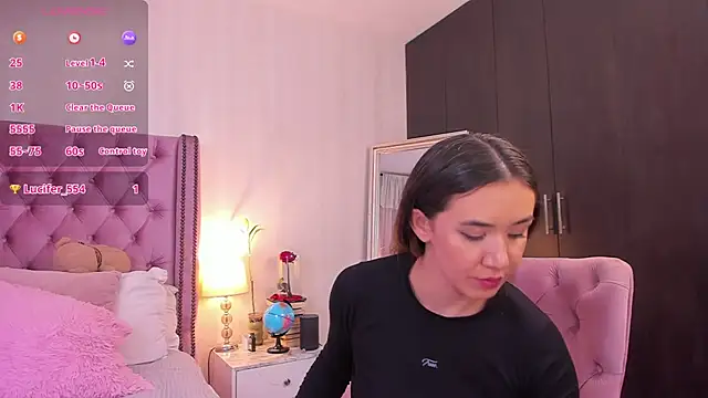 natashaleightt online show from 21, 9, 2025