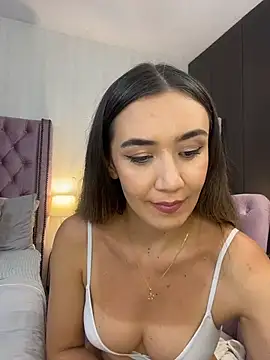 natashaleightt online show from 12, 9, 2025