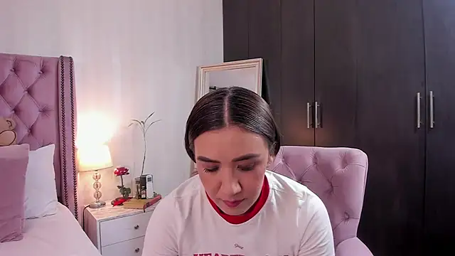 natashaleightt online show from 27, 3, 2026