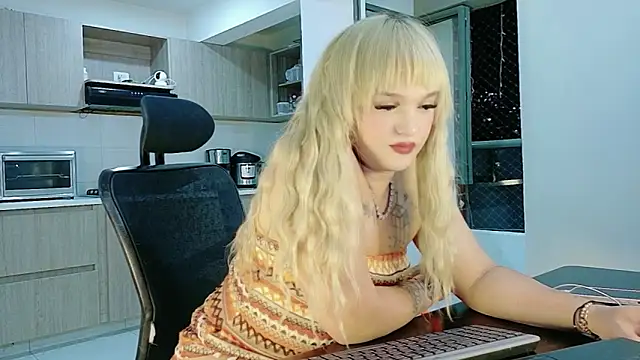 ScarletThompsonx online show from 14, 7, 2026