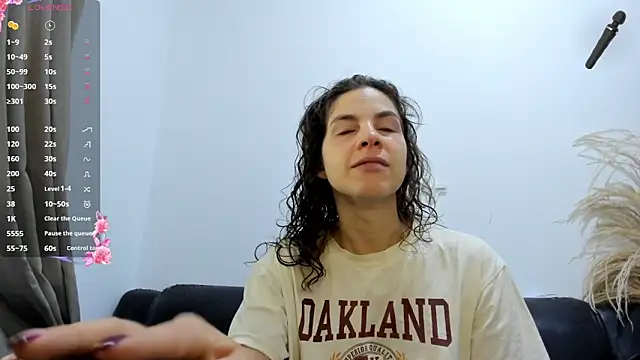 jessyegoldenn online show from 13, 5, 2026