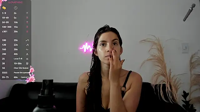 jessyegoldenn online show from 25, 5, 2026