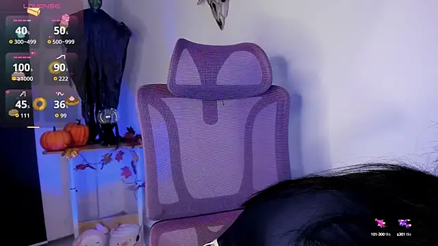 MiaWilsson  online show from 10, 10, 2025