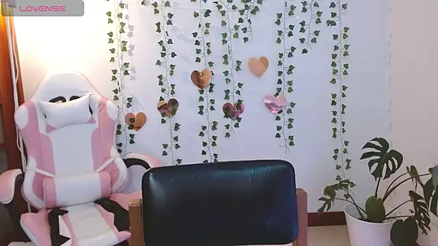 Snapshot of hellokitty__valery chatting on 18, 6, 2026 hellokitty valery online show from 18, 6, 2026