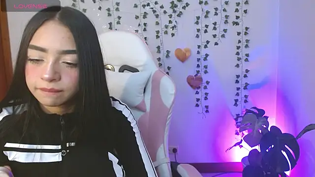 Snapshot of hellokitty__valery chatting on 12, 7, 2026 hellokitty valery online show from 12, 7, 2026