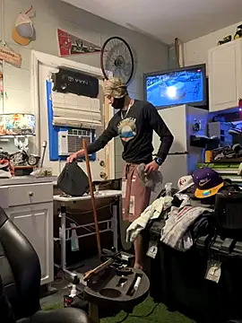 Polaroid White online show from 29, 11, 2025