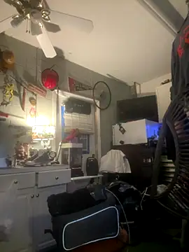 Polaroid White online show from 17, 12, 2025