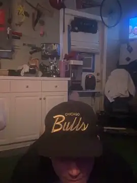 Polaroid White online show from 15, 12, 2025