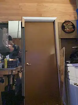 Polaroid White online show from 15, 11, 2025