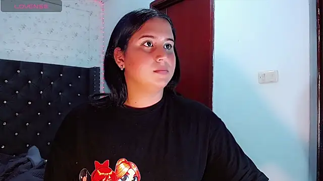 sofiadoly  online show from 22, 2, 2025