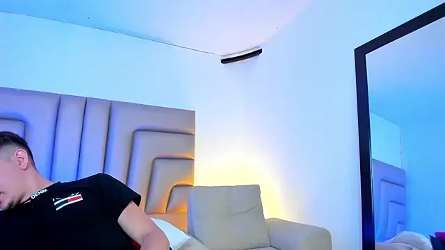 BonnieeAndClyde online show from 3, 10, 2025