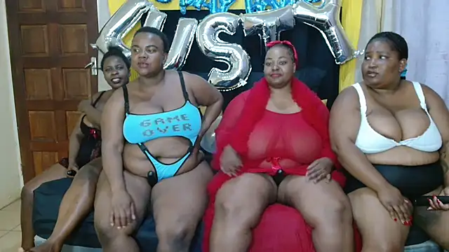 Snapshot of Lusty_N_Busty chatting on 11, 10, 2025 Lusty N Busty online show from 11, 10, 2025