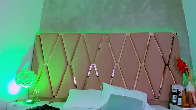 Emily Black1 online show from 17, 4, 2026