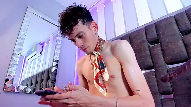 ValentinoMoreti online show from 5, 12, 2025