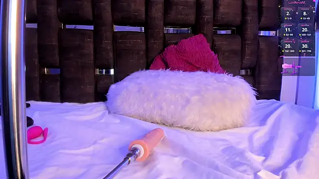 ValentinoMoreti online show from 17, 3, 2025